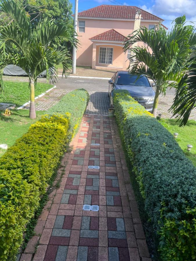 Comfort Rest Ocho Rios Bagian luar foto