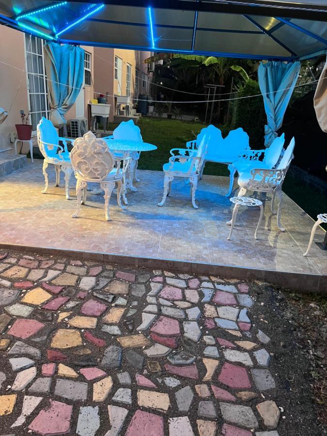 Comfort Rest Ocho Rios Bagian luar foto