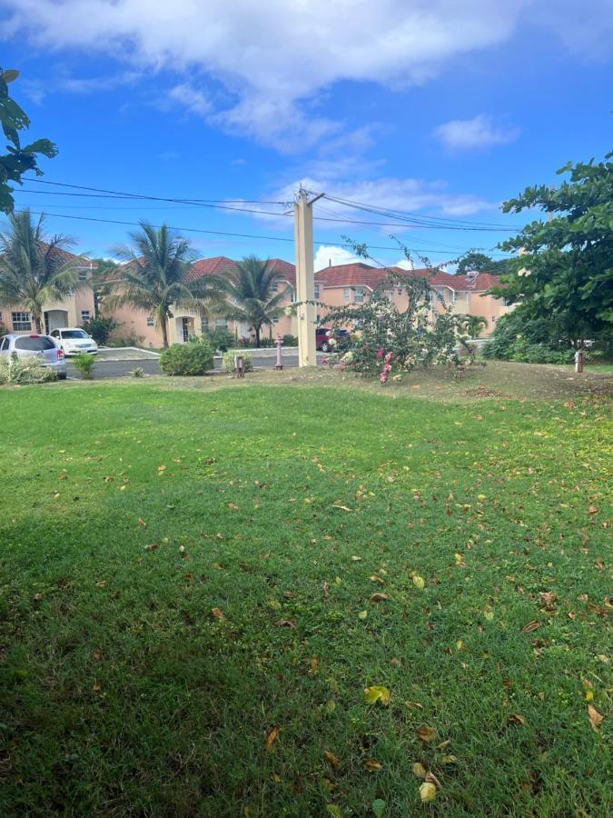 Comfort Rest Ocho Rios Bagian luar foto