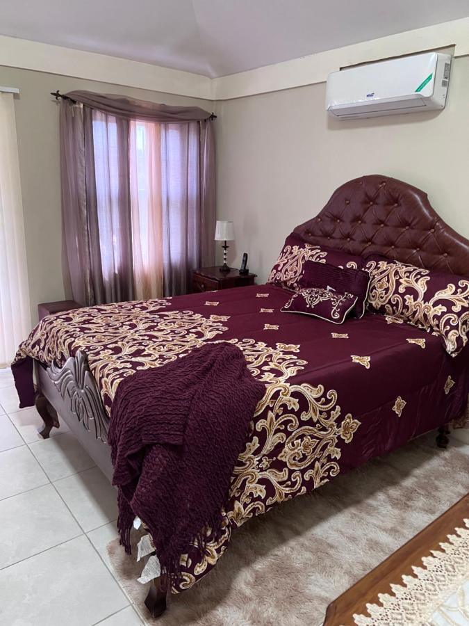 Comfort Rest Ocho Rios Bagian luar foto